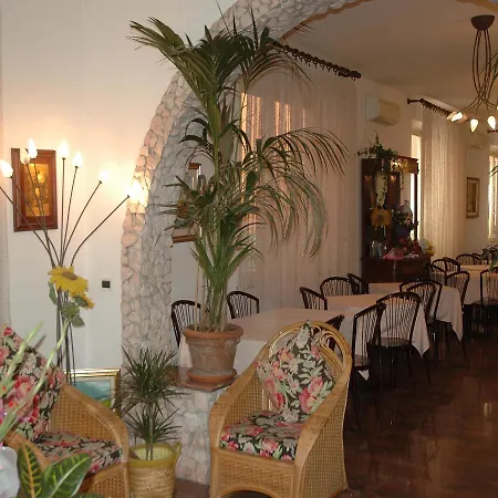 Ornella Hotel *